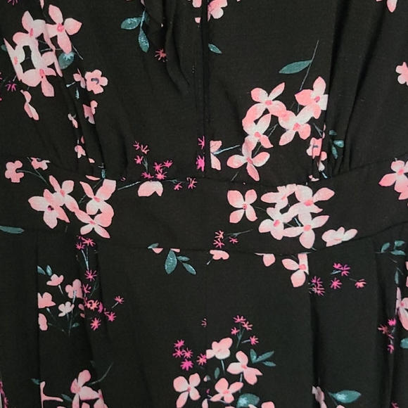 Candie's floral shorts romper - Picture 6 of 11